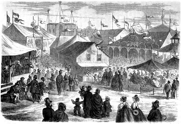 Eine Schwarz-Weiß-Zeichnung eines lebhaften viktorianischen Karnevals in London, England, mit einer Menge Menschen, Zelten, Gebäuden, Flaggen und Pfählen unter einem Himmel.