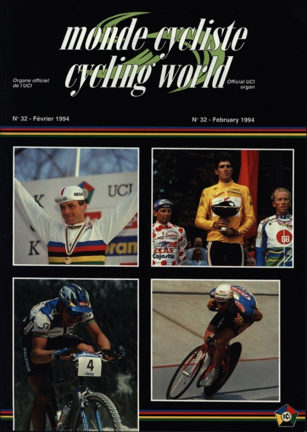 Plakat für die Zeitschrift Monde Cycliste - Radwelt, Februar 1994, das vier Helme tragende Radfahrer zeigt, die Fahrräder fahren, mit dem Zeitschriftennamen oben.