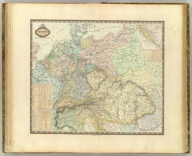 Ein offenes altes Buch, das eine detaillierte historische Karte von Deutschlands Provinzen und Städten zeigt.