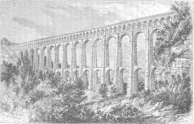 Schwarz-weißer Stich eines Viadukts in Frankreich mit Bäumen, Pflanzen, Felsen und Himmel im Hintergrund, mit Text unten.