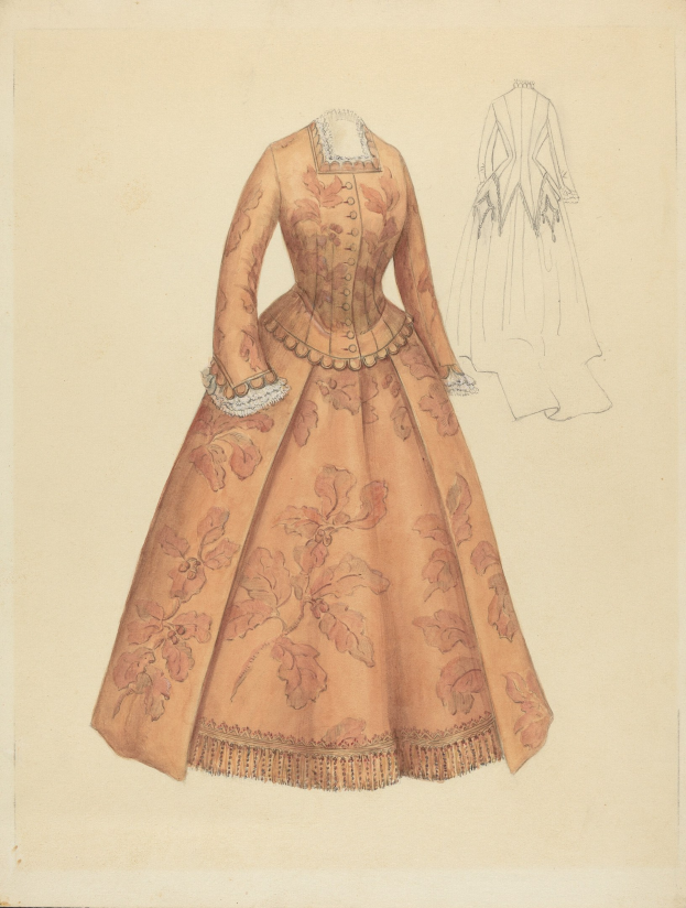 Ein detailliertes Zeichnung eines 18. Jahrhundert-Kostümdesigns mit einem langen Blumenmuster-Kleid mit hohem Kragen, pink und lila Mieder, blauer Rock und Spitzenbesatz am Saum vor einem hellblauen Hintergrund.