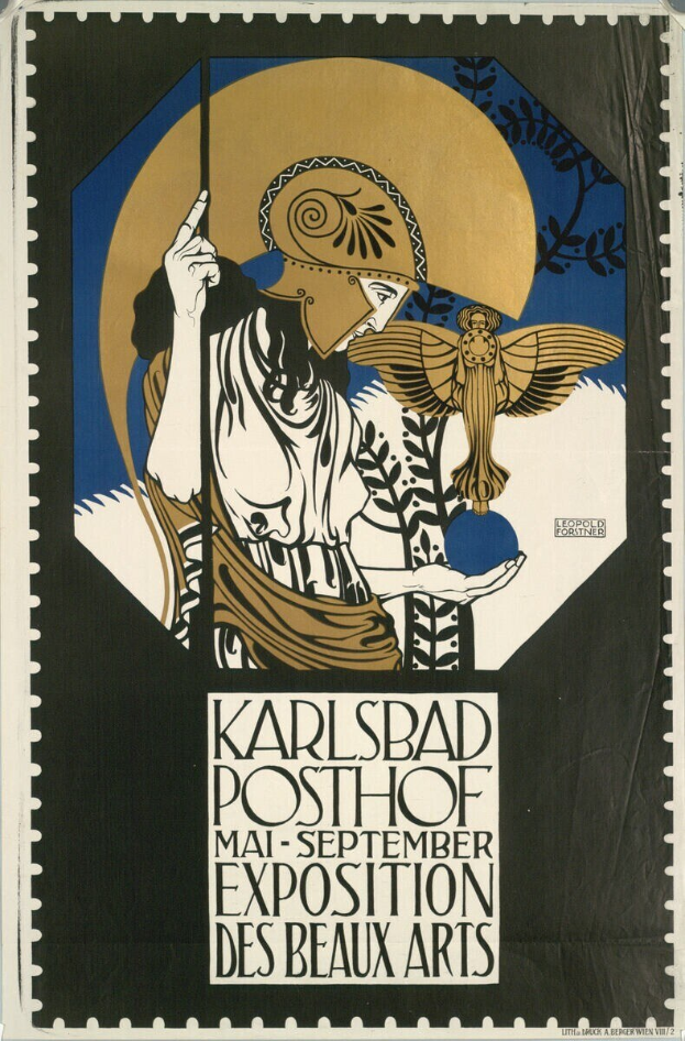 Plakat für die Karlsbader Posthof-Ausstellung der Beaux Arts mit einer Person in einem weißen Kleid mit einem blauen und weißen gemusterten Schal vor einem hellgelben Hintergrund, umgeben von schwarzem, fetten Text in einem weißen Rand.