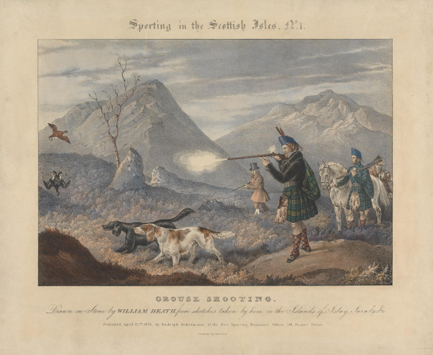 Ein Mann in einem Kilt schießt draußen in den schottischen Highlands mit einer Gruppe von Menschen, Tieren, Hügeln, Bäumen und einem Vogel am Himmel, mit Text am unteren Bildrand.