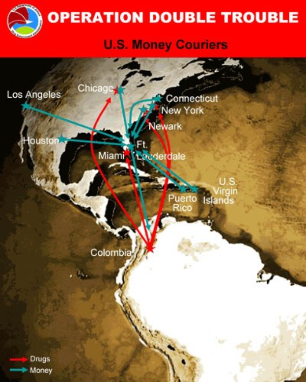 Plakat mit der Aufschrift "Operation Double Trouble: US-Geldboten" mit einer Karte der USA, die in zwei Abschnitte unterteilt ist, einer für die Routen der Geldboten und einer für die Standorte der Carrier, mit fetter schwarzer Schrift auf einem weißen Rand.